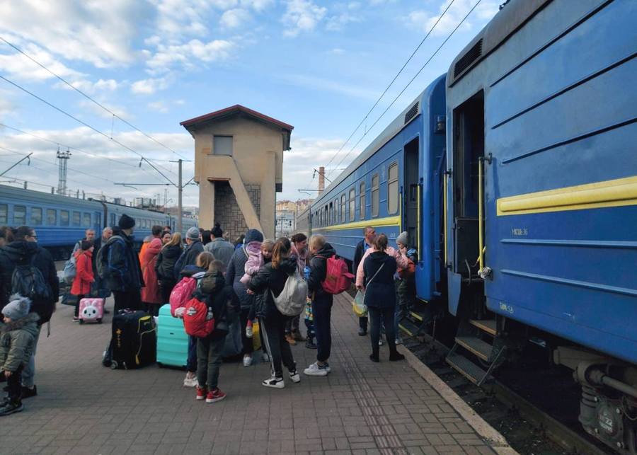 Do Sum dojechał pociąg z Charkowa. Ewakuuje się wschód Ukrainy