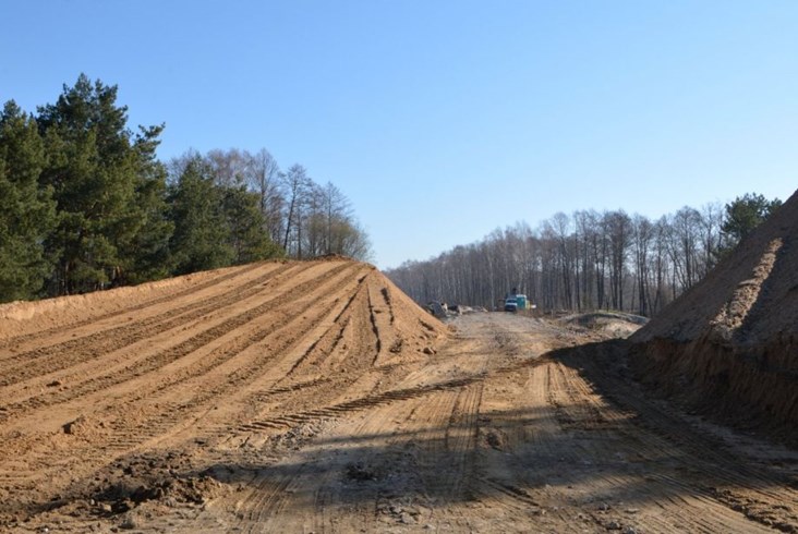 Trwa odbudowa linii do Zegrza Południowego