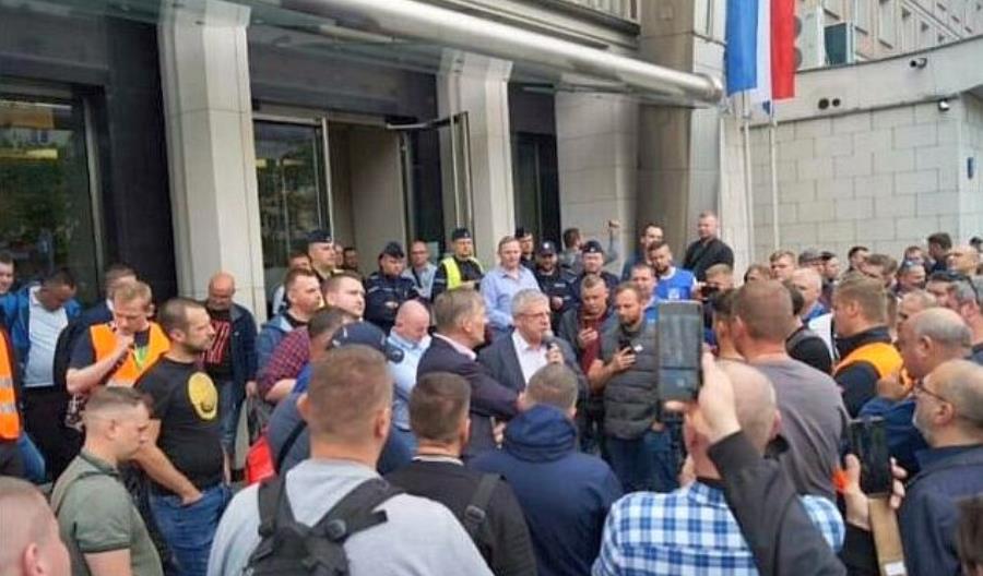 Podpisane. Będą podwyżki w PKP Cargo
