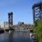 USA: Kolejarze chłodzą zabytkowy most podnoszony