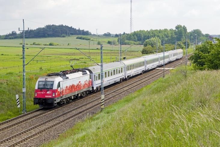 Miliard złotych unijnego dofinansowania dla PKP Intercity Miliard złotych unijnego dofinansowania dla PKP Intercity