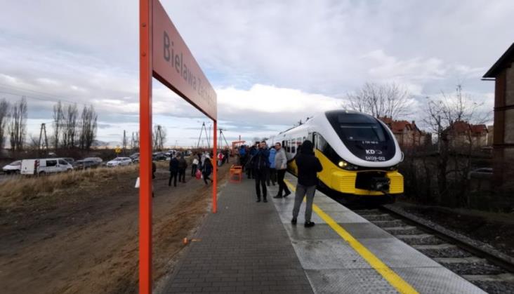 Świdnica: Układ stacji wymusza manewry pociągów bezpośrednich 