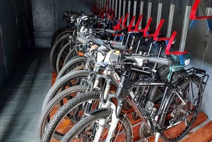 Wagony rowerowe Kolei Dolnośląskich wyruszyły na linie z rowerzystami [zdjęcia]