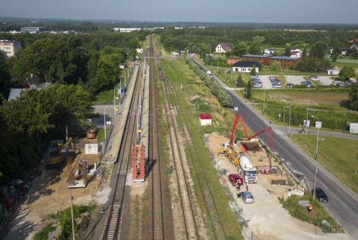 Powstają kładki w Głownie i Strykowie. Komunikacja zastępcza ze Zgierza do Łowicza Powstają kładki w Głownie i Strykowie. Komunikacja zastępcza ze Zgierza do Łowicza