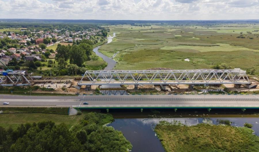 Nowy most nad Narwią i pierwszy fragment wiaty nad stacją Białystok [zdjęcia]