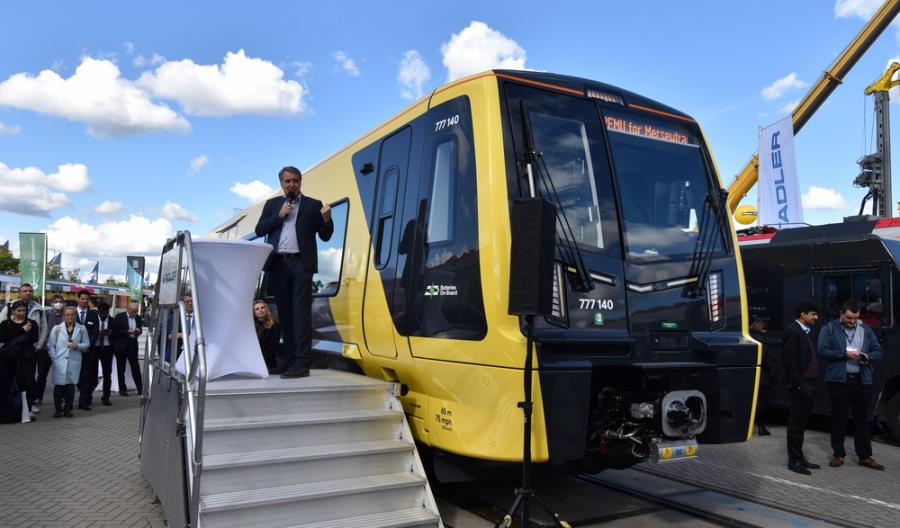 Z Siedlec do miasta Beatlesów. Bateryjna kolej miejska w Liverpoolu na Innotrans [zdjęcia]