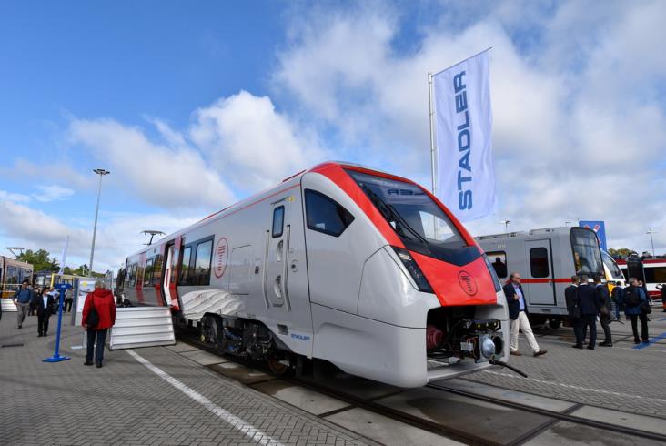 Elektryczny Flirt dla Walii z dieslowskim silnikiem i bateriami na Innotrans 2022 (zdjęcia) Elektryczny Flirt dla Walii z dieslowskim silnikiem i bateriami na Innotrans 2022 (zdjęcia)