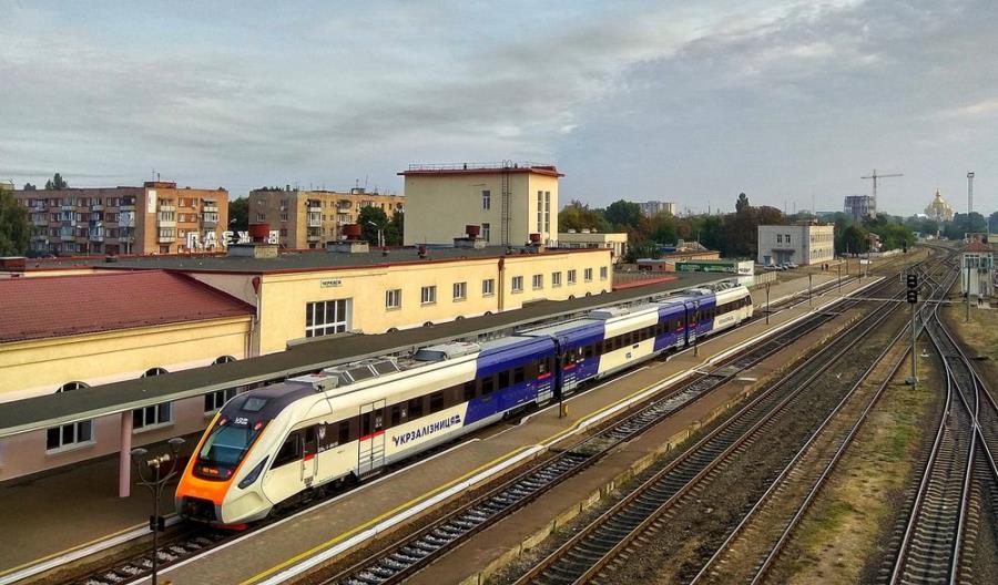 Koleje Ukraińskie uruchamiają swoją Luxtorpedę ze Lwowa do Czerniowców Koleje Ukraińskie uruchamiają swoją Luxtorpedę ze Lwowa do Czerniowców