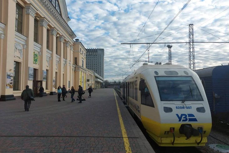 Koleje Ukraińskie wracają do Kupiańska szynobusem Pesy