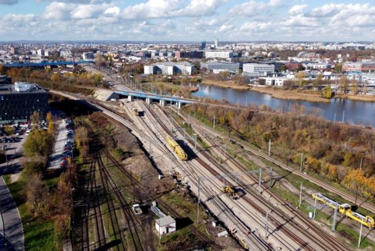 Opóźniona modernizacja ważnych krakowskich stacji zmierza do finału Opóźniona modernizacja ważnych krakowskich stacji zmierza do finału