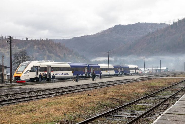 Po 15 latach reaktywowano pociągi na górskiej linii z Ukrainy do Rumunii