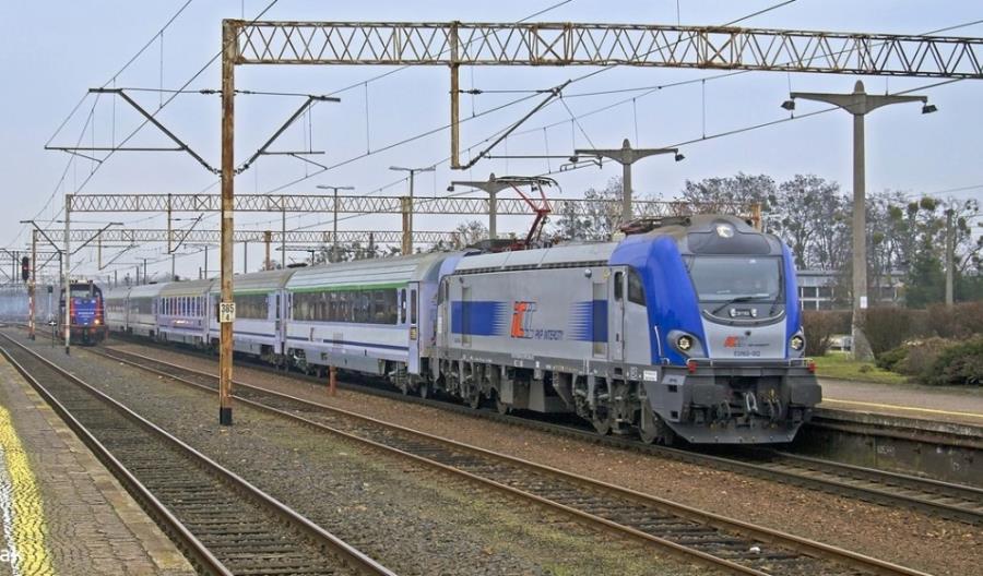 PKP Intercity kupuje w Newagu. Umowa na lokomotywy za pół miliarda zł