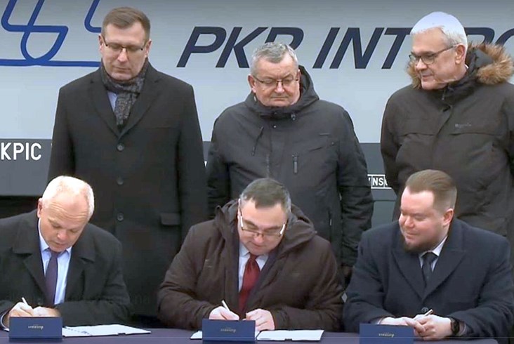 PKP Intercity kupuje w Newagu. Umowa na lokomotywy za pół miliarda zł