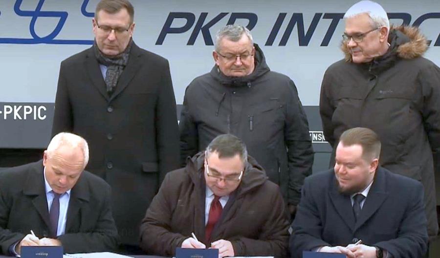 PKP Intercity kupuje w Newagu. Umowa na lokomotywy za pół miliarda zł