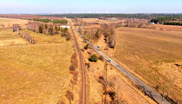 Dwa warianty torów do elektrowni jądrowej. Jest umowa