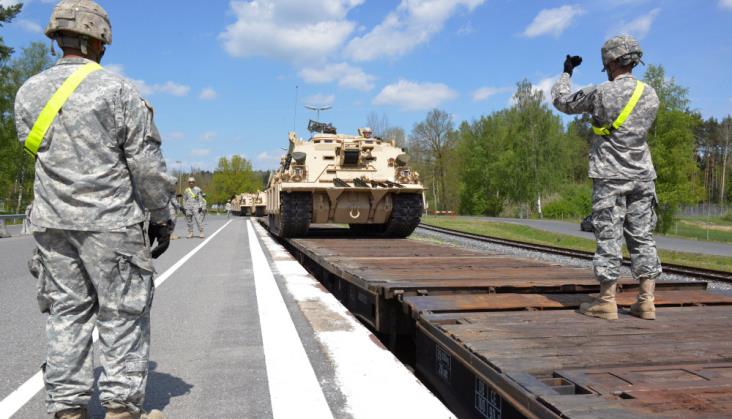 PKP PLK: Rampy dla Abramsów powstaną przy 13 stacjach