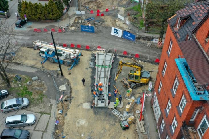 Prefabrykowane rozjazdy tramwajowe? Już są! Prefabrykowane rozjazdy tramwajowe? Już są!