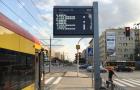 Warszawa: Kto wyposaży kolejne przystanki tramwajowe w tablice?