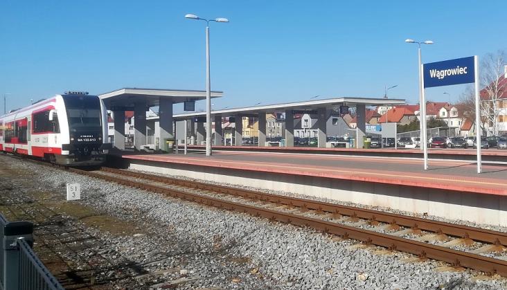 Zatrzęsienie przetargów na Kolej Plus