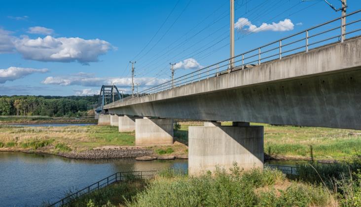 Jak rozwinąć kolejowe przewozy transgraniczne? Kontekst granicy polsko-niemieckiej
