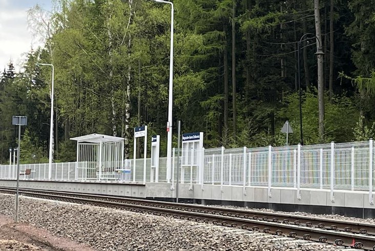 Las, cisza, peron i 8 pociągów tygodniowo