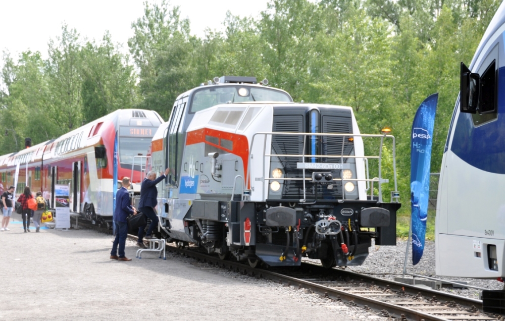 Koleje Dolnośląskie przetestują lokomotywę wodorową PESY