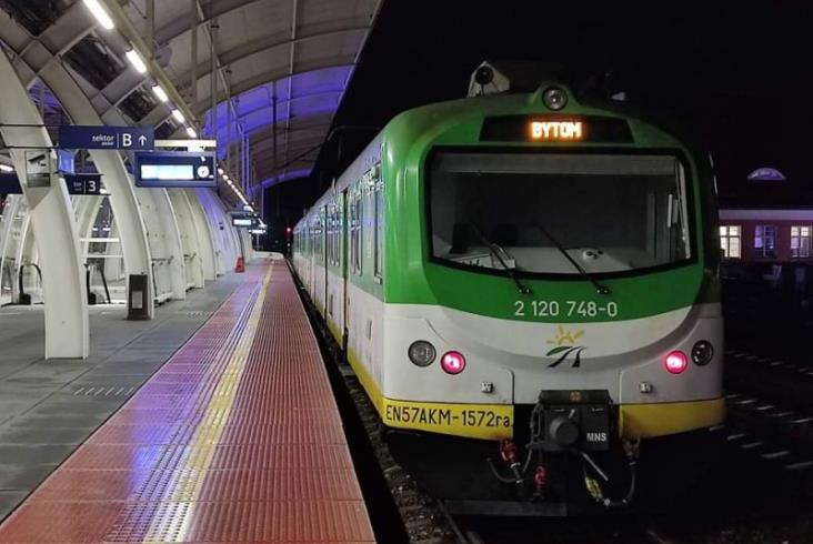 Mazowieckie EN57AKM na dłużej w Kolejach Śląskich