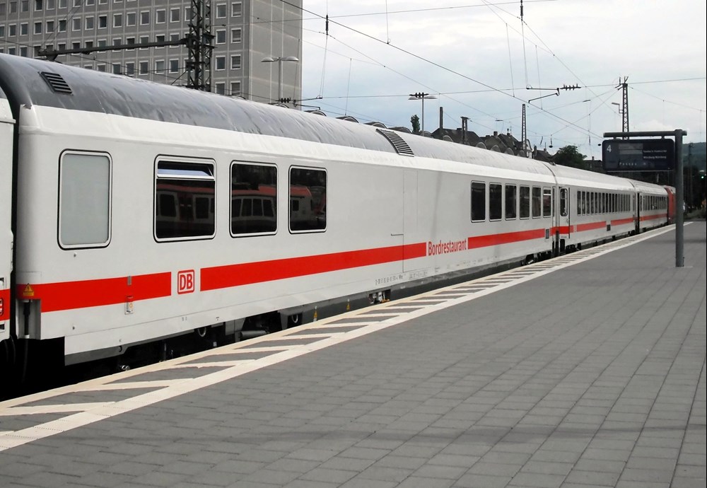 WARS i PKP Intercity: Więcej wagonów gastronomicznych już w grudniu