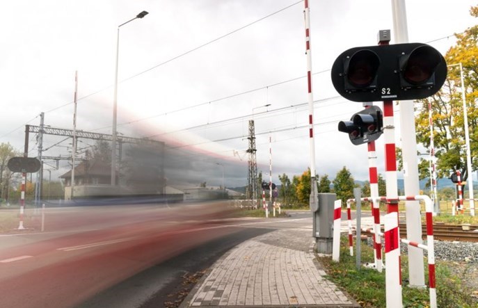 Wypadek na przejeździe w Aleksandrowie Kujawskim. Ruch wstrzymany
