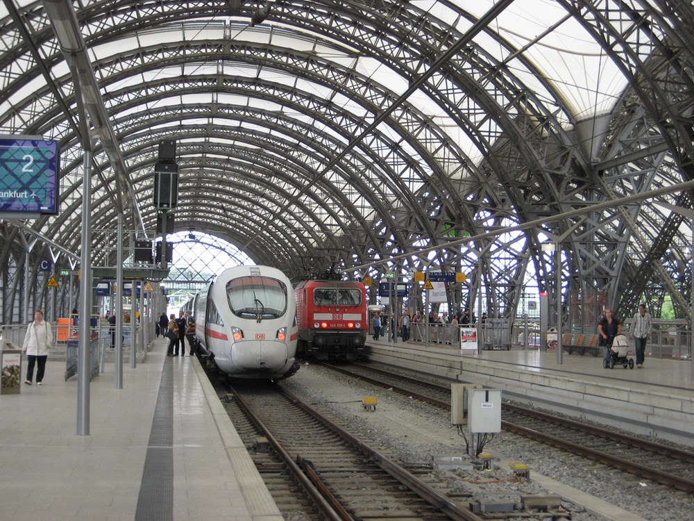 Поезда дальнего следования в Лейпциг также через Згожелец и Дрезден?