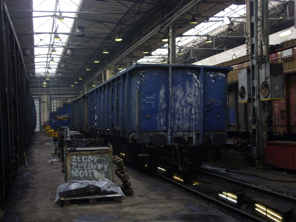 PKP Cargo: Sprzedawane wagony – w tym prawie nowe – tylko na złom! Dlaczego?