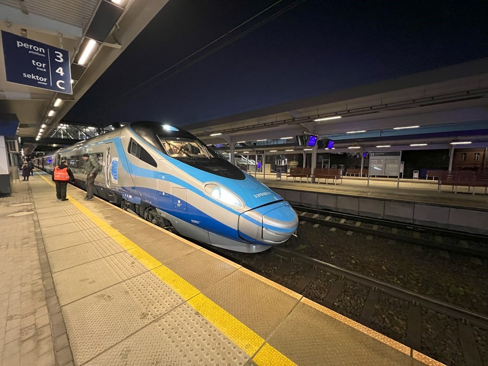 PKP Intercity: Część pociągów wakacyjnych zostaje na stałe