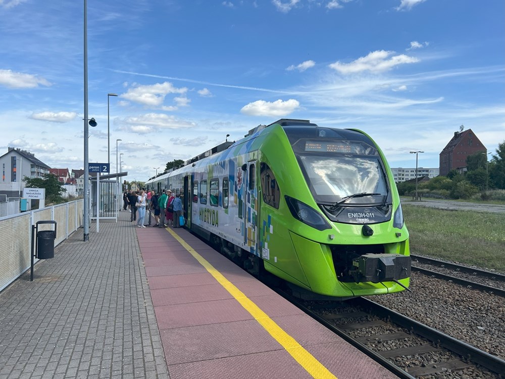 Jedziesz z Kołobrzegu do Szczecina? Na pewno nie wybierzesz pociągu…