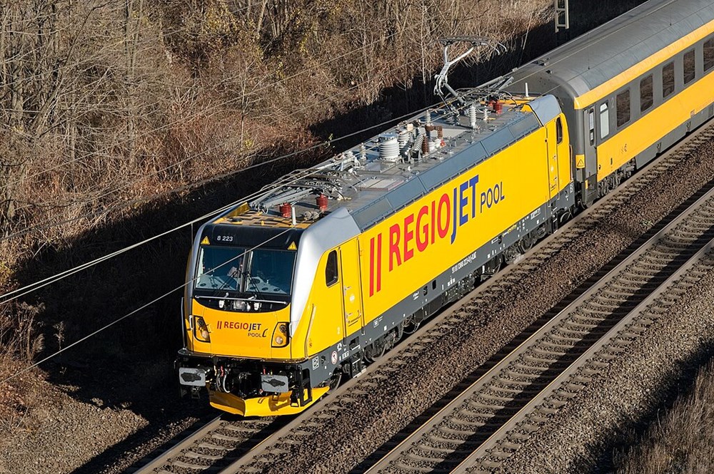 ZZMK: Blamaż RegioJet. Pasażerowie i kolejarze płacą za eksperymenty Ministerstwa Infrastruktury