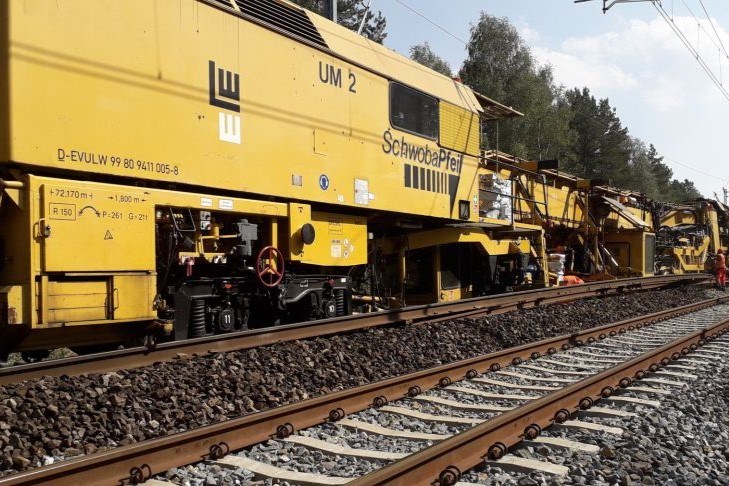 PLK SA: Kolejne kilometry torów o podwyższonych parametrach