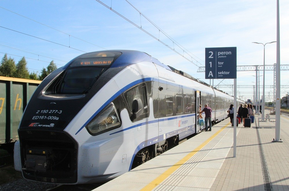 PKP Intercity wracają na trasę Częstochowa – Zduńska Wola. Tymczasowo