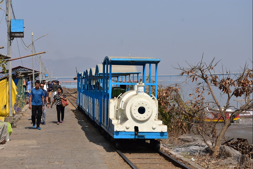 Indie: Wąskim torem po wyspie Elephanta