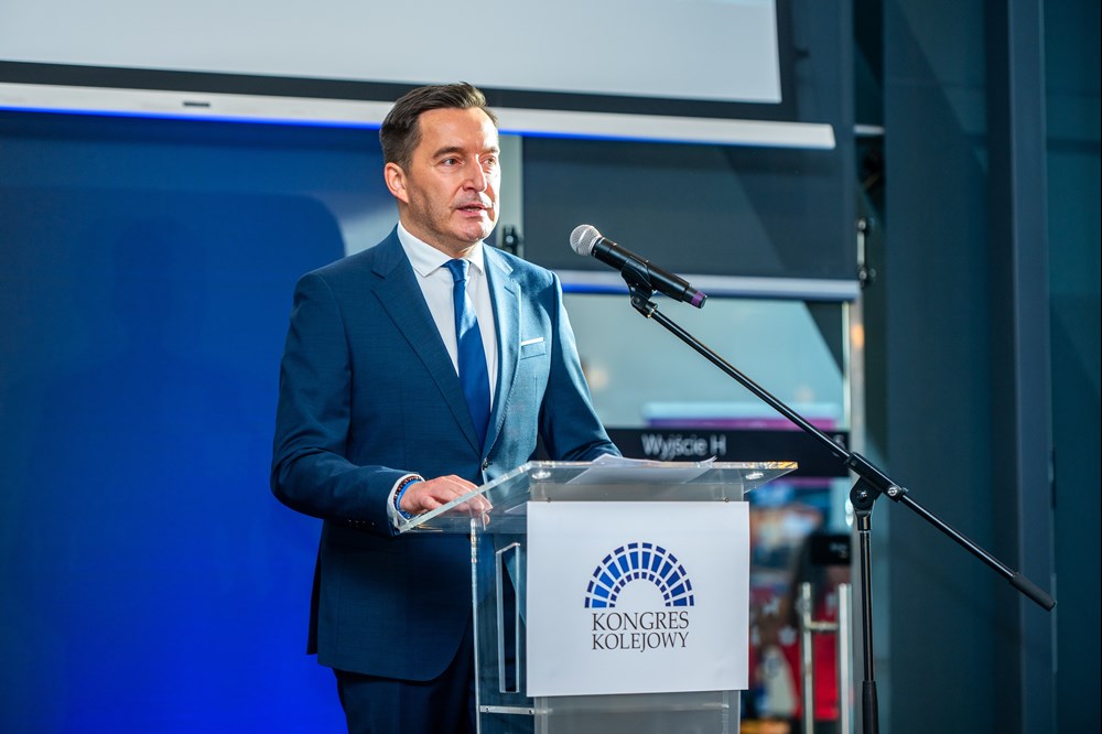 Furgalski, ZDG TOR: Przestawiliśmy wajchę z dróg na kolej