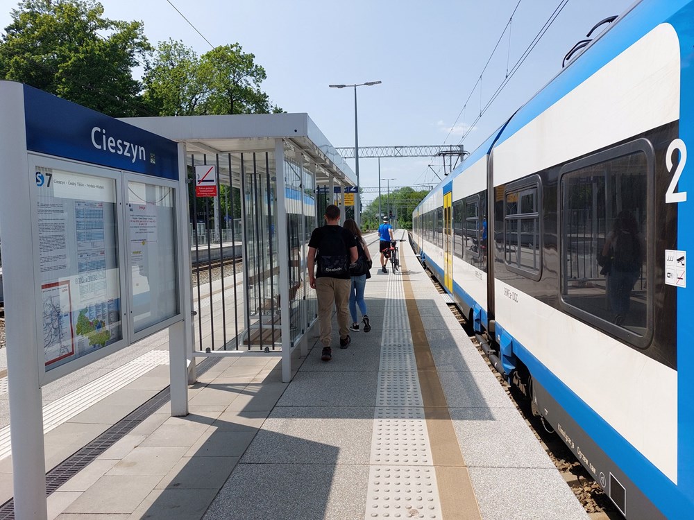 Śląskie: Przerwa w ruchu z Cieszyna do Zebrzydowic, powrót pociągów do Zwardonia i Kłobucka