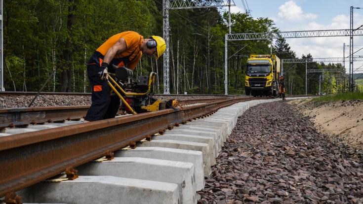 PKP PLK: Będą podwyżki dla pracowników. Porozumienie ze związkami