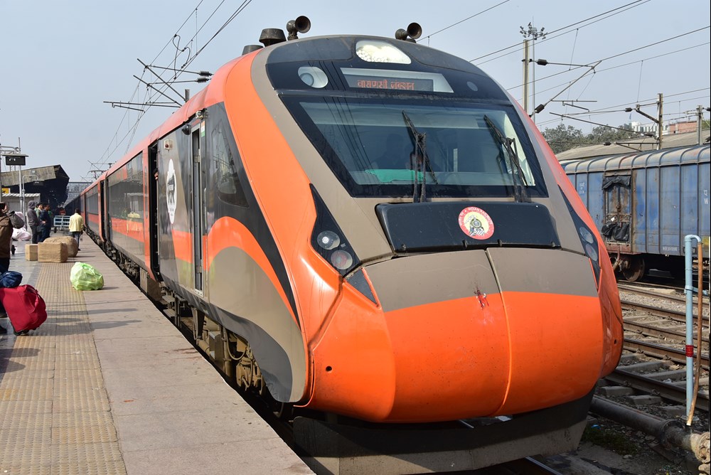 Indie. Nowe EZT wizytówką indyjskich kolei