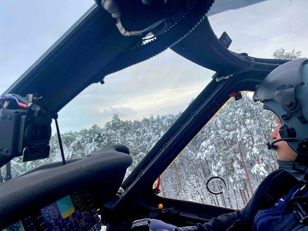 Policyjne helikoptery pomagają dbać o bezpieczeństwo linii