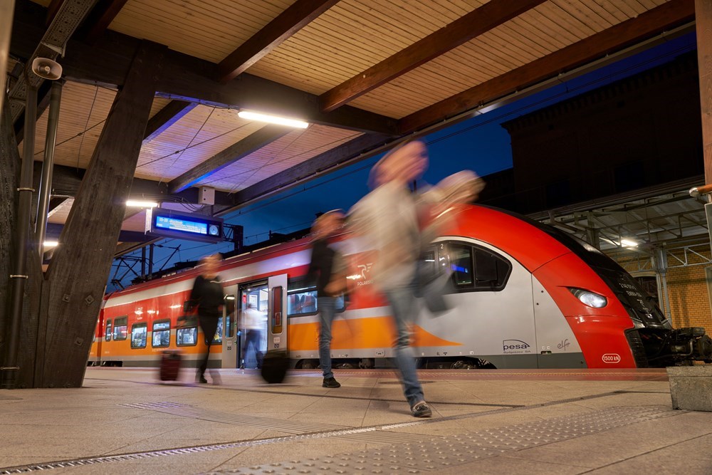 UTK: 38,4 mln pasażerów w listopadzie