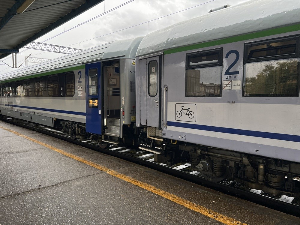 PKP Intercity: Znowu bez ofert na wynajem wagonów 2 klasy