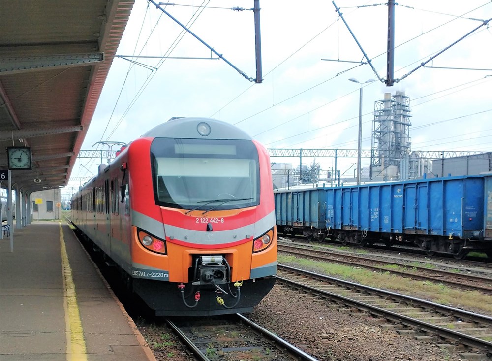 Ciechocinek: Nowoczesny Elf tylko na premierze. Kursują EN57AL