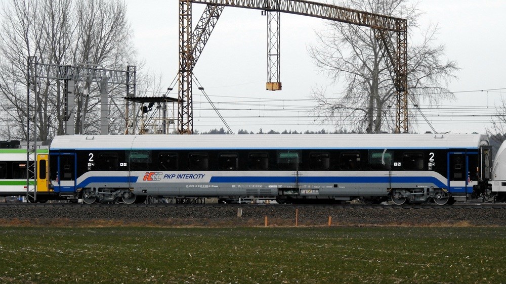 FPS H. Cegielski: Pierwszy nowy wagon PKP Intercity na testach