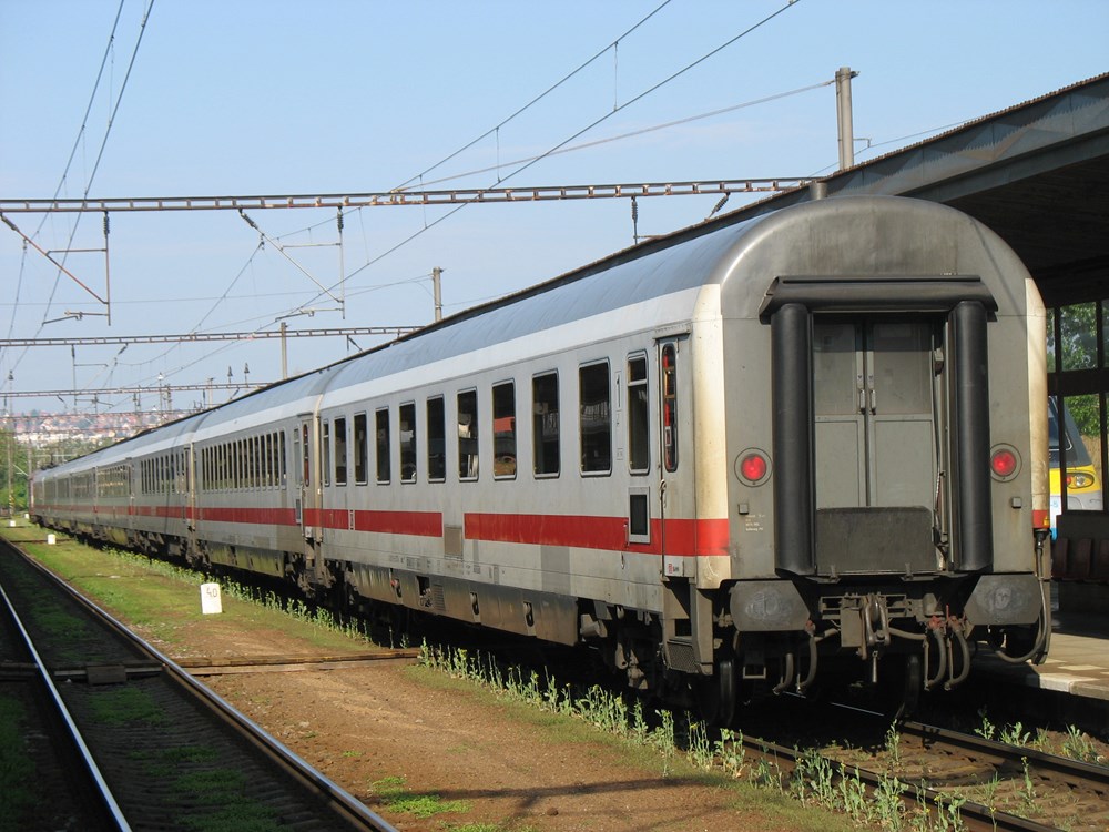 Niemcy. Coraz mniej wagonów DB w barwach DB