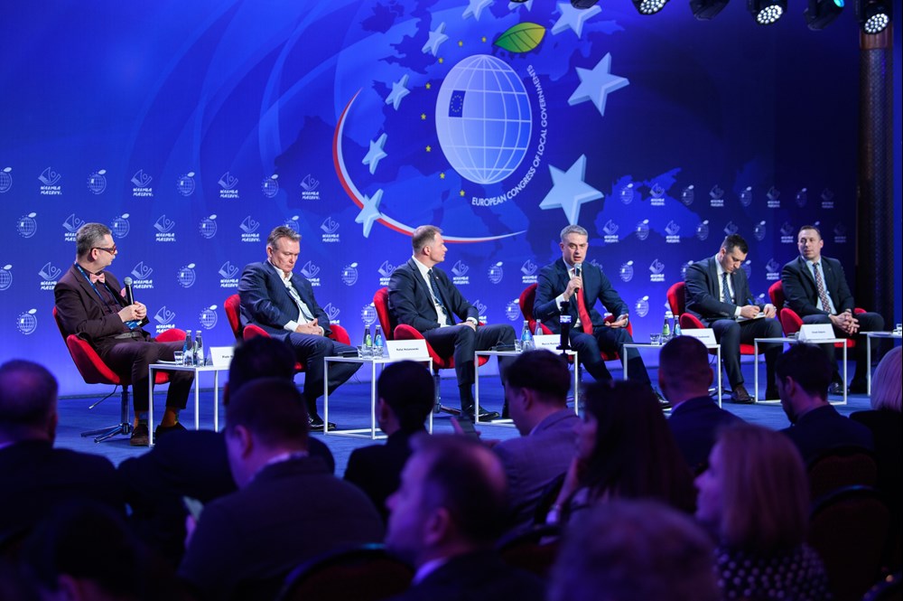 Samorząd w czasach niepewności – lokalne odpowiedzi na globalne wyzwania