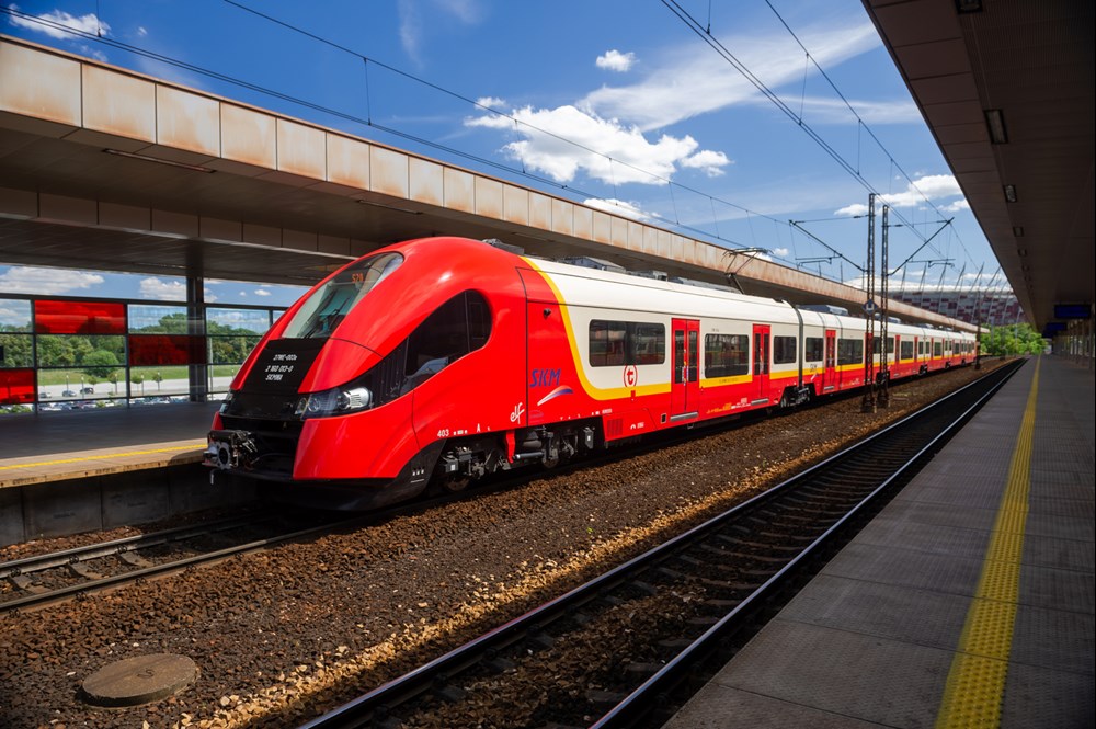 SKM Warszawa: Pasażerów przybywa szybciej niż kursów