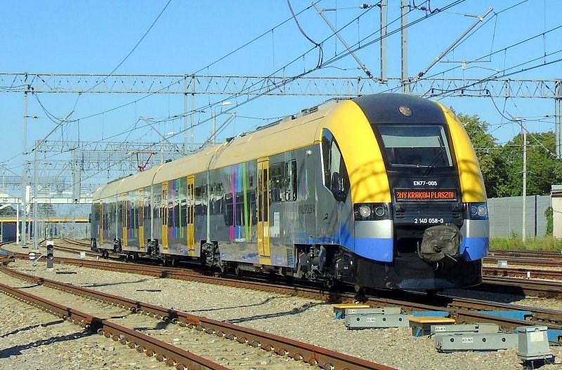 KMł poślą pięć składów Pesa Acantus II na przegląd P5